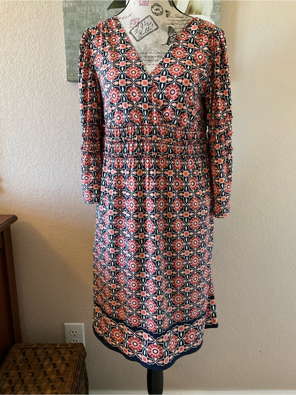 Max Edition Coral and Navy Geometric Floral V-Neck Tunic Size M